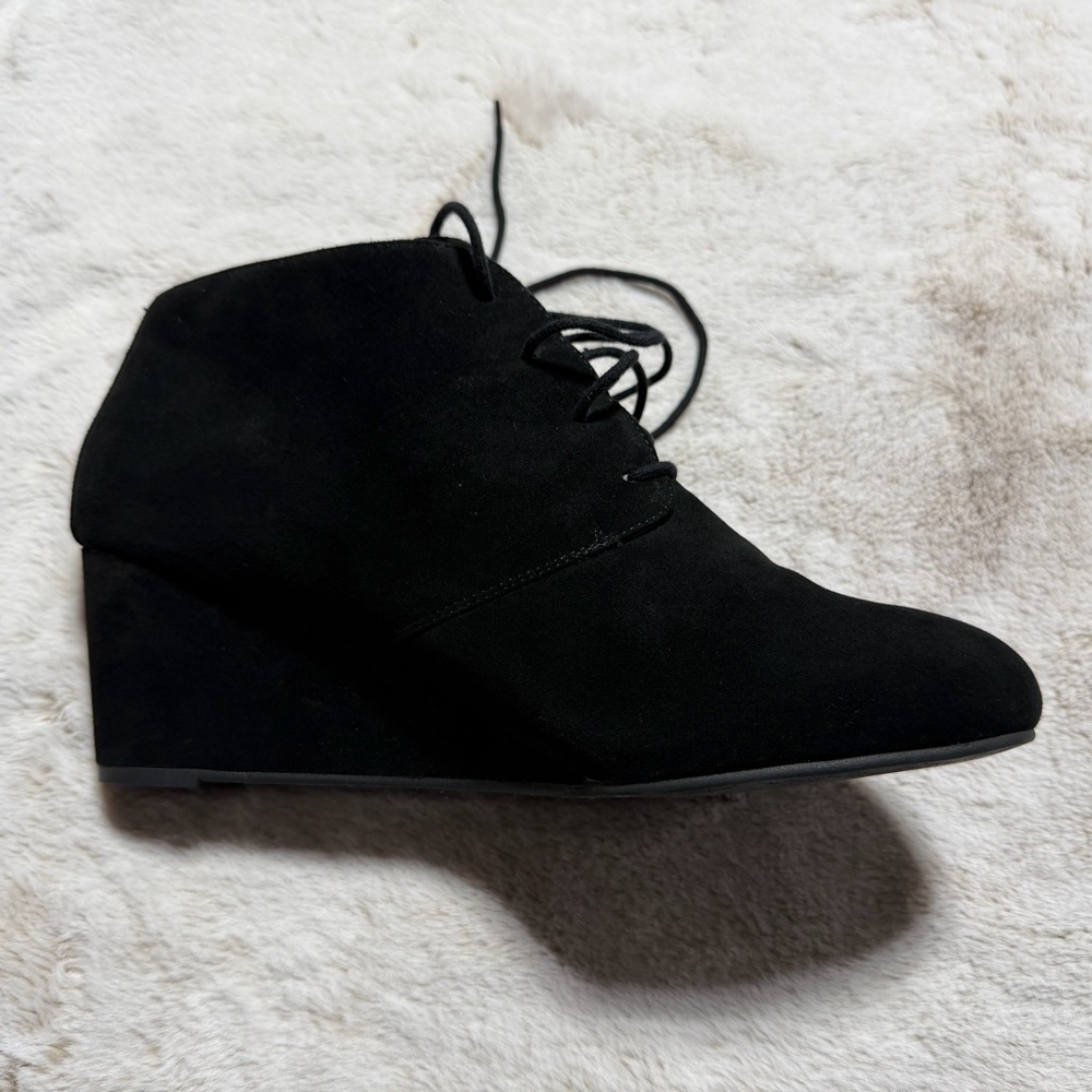 Women’s Vionic Elevated Becca Wedge Suede Weather-resistant Bootie Black 11W